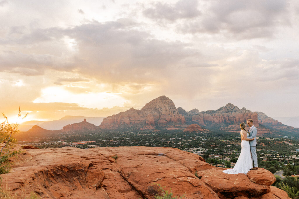 Sedona elopement at sunset with couple